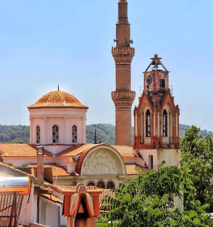 ayvalık saatli camii